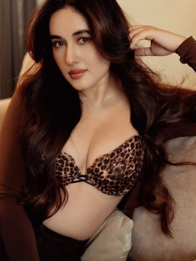 Aditi Budhathokiનો ગ્લેમરસ અવતાર, તસવીરો