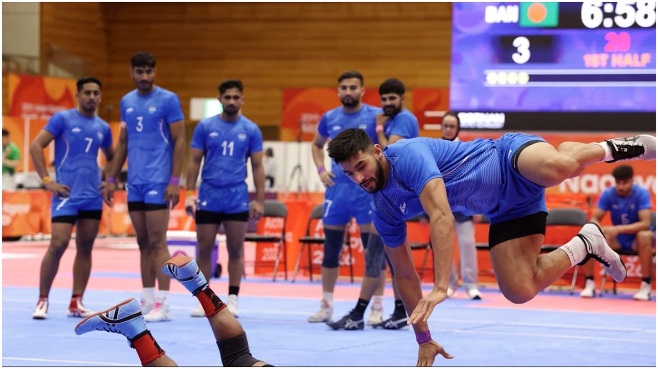 Asian games: શું પુરુષોની કબડ્ડી ટીમ પણ ગોલ્ડ મેડલ જીતશે? ભારત અને ઈરાન વચ્ચે ફાઈનલ મુકાબલો ચાલી રહ્યો છે; ટીમ ઈન્ડિયાએ ૩૦-૨૪ની સરસાઈ મેળવી લીધી છે.