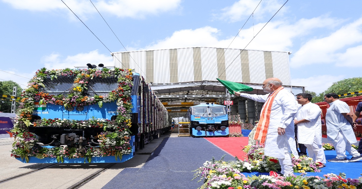 દેશની પ્રથમ LNG ટ્રેનને લીલી ઝંડી, અમિત શાહે PM Modi અંગે આપ્યું મોટું નિવેદન