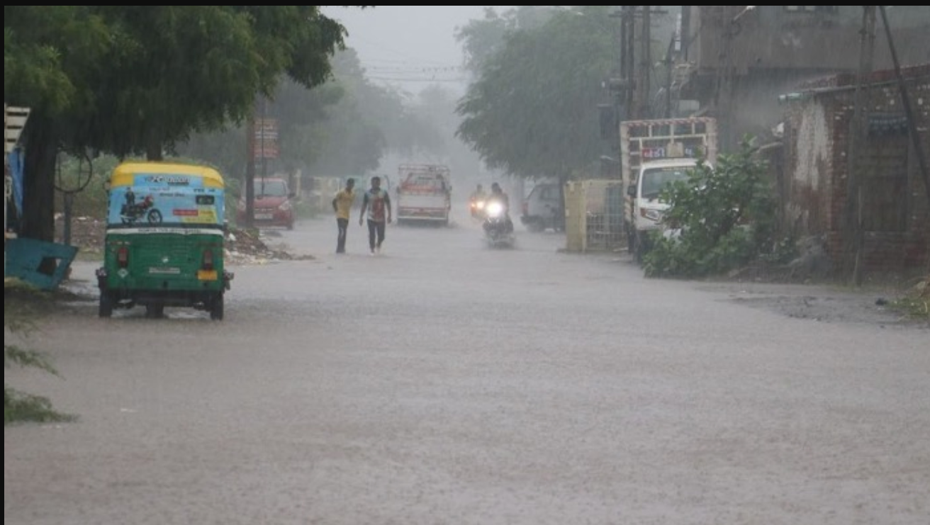 Gujarat: 6 કલાકમાં 126 તાલુકાઓમાં વરસાદ લાવ્યો, નવસારીના વાંસદામાં સૌથી વધુ 3 ઇંચ વરસાદ નોંધાયો, અમદાવાદ થયું પાણીમાં ગરકાવ