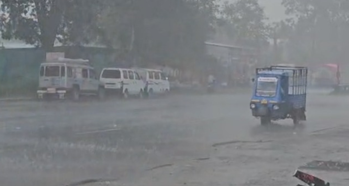 Rain in Gujarat: મેઘમેહરને કારણે સૌરાષ્ટ્રના પાંચ જિલ્લાઓમાં ભારે વરસાદ માટે યલો એલર્ટ, અમરેલીના બાબરા અને પંચમહાલના શહેરાનો સમાવેશ