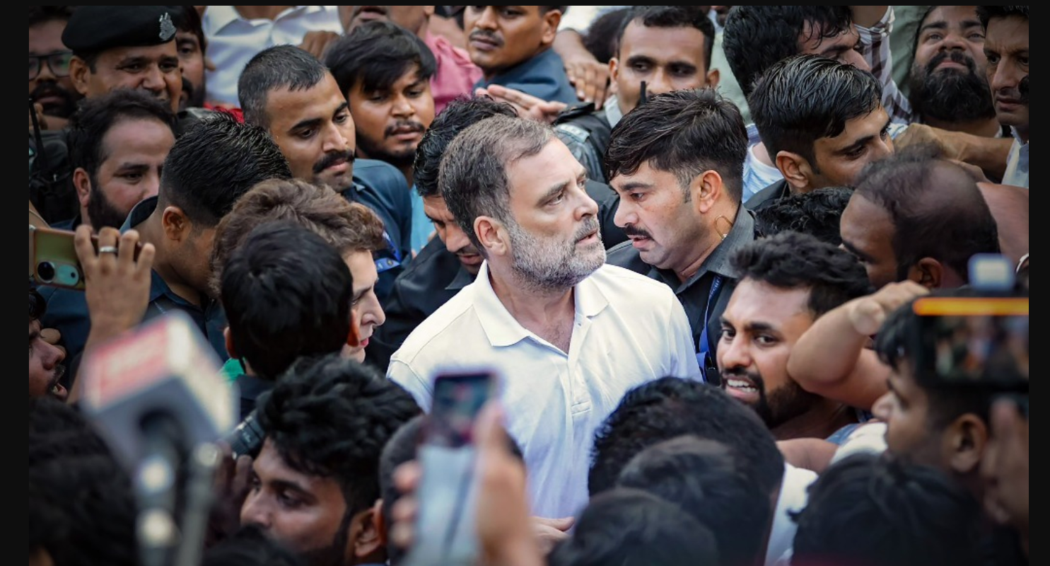 Politics: હું ગેરંટી આપું છું કે પીએમ મોદી અને જ્ઞાનેશ કુમાર સામે કાર્યવાહી કરવામાં આવશે: રાહુલ ગાંધીના સતત ત્રીજા દિવસે ધરણાં