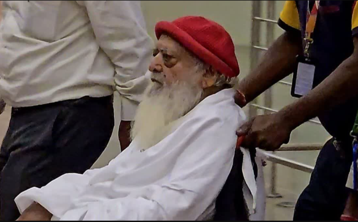 Asaram Bapu case: આસારામ વિરુદ્ધ સમયસર જેલમાં શરણાગતિ ન સ્વીકારવા બદલ કેસ નોંધવામાં આવ્યો