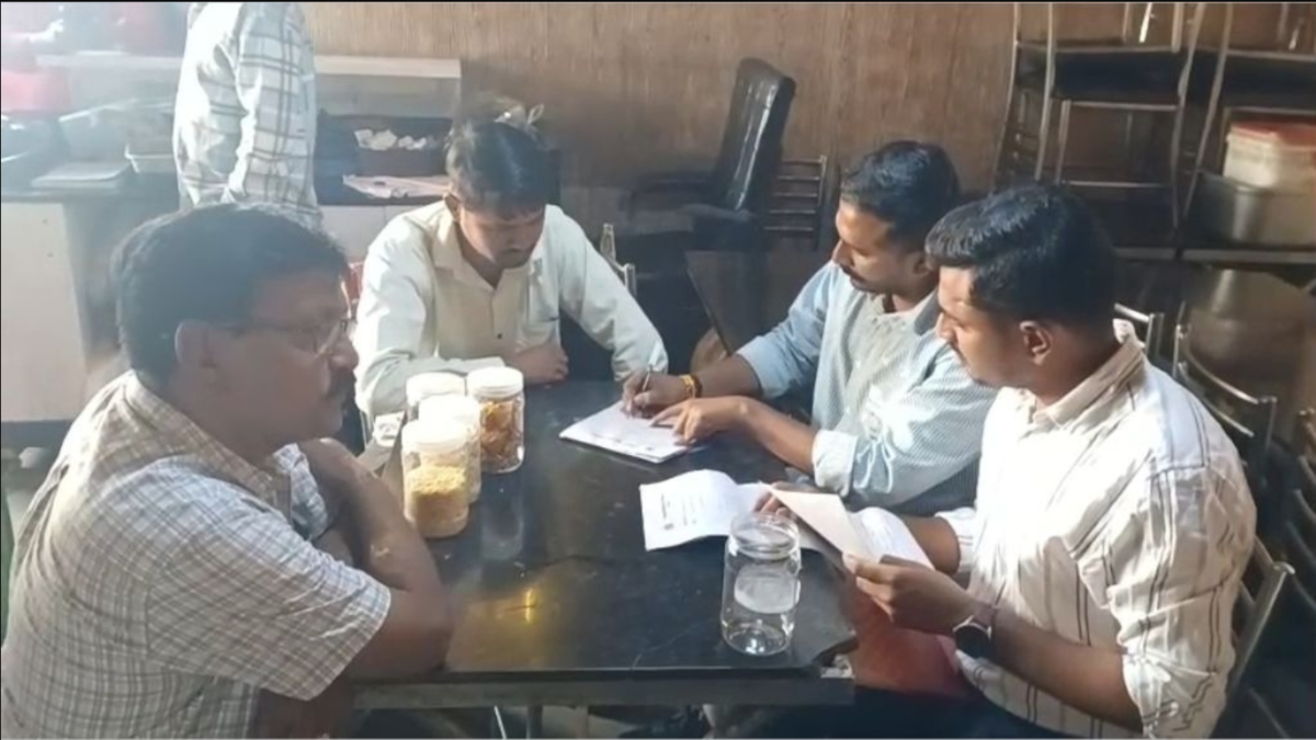 Jamnagar: એસકેમાં એક રેસ્ટોરન્ટમાં ખોરાક ખાધા પછી સાત લોકો બીમાર પડ્યા, ફૂડ વિભાગે રેસ્ટોરન્ટને સીલ કરી દીધું