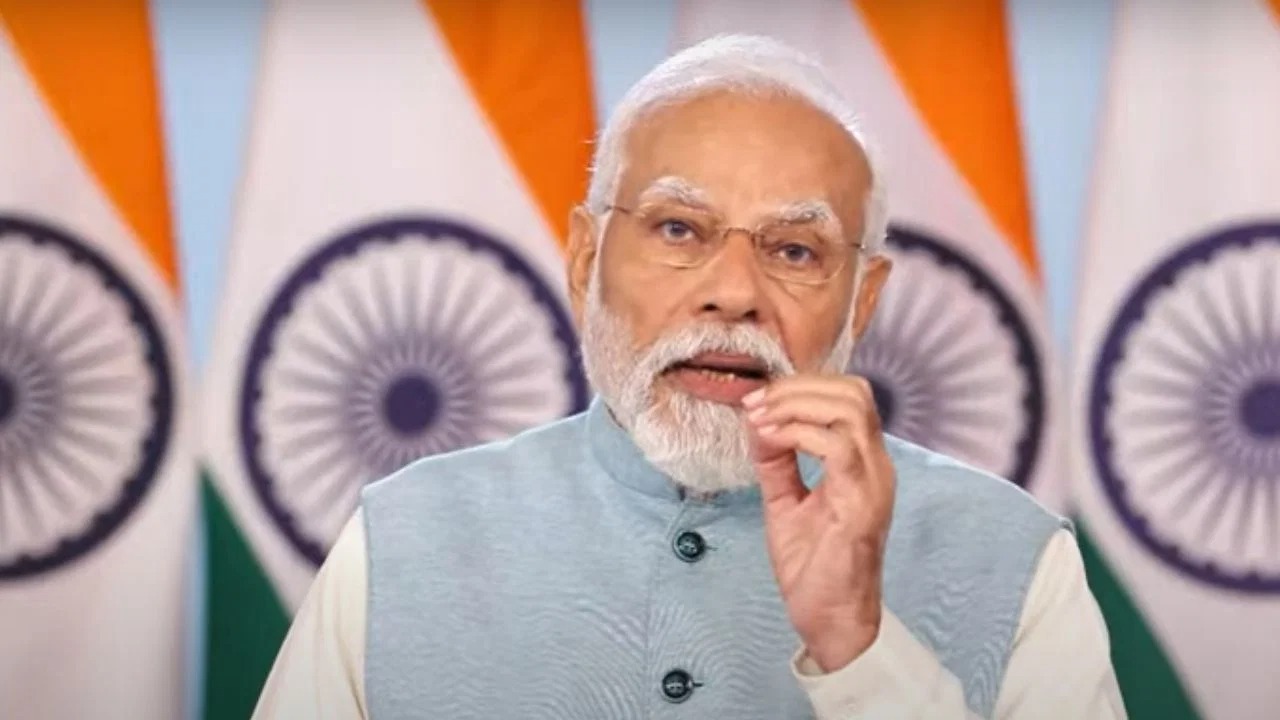 pm modi: ‘મોટાં સપનાં જુઓ, અલગ રીતે વિચારો અને નિર્ભય બનો’: વડાપ્રધાન મોદીએ કહ્યું કે યુવાનોમાં વિશ્વને ઉકેલ પૂરા પાડવાની શક્તિ છે